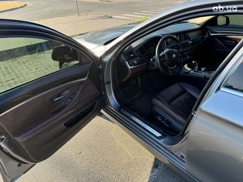BMW 5 серия 2015 серый - фото 5