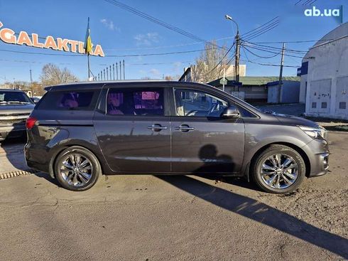 Kia Carnival 2015 - фото 7