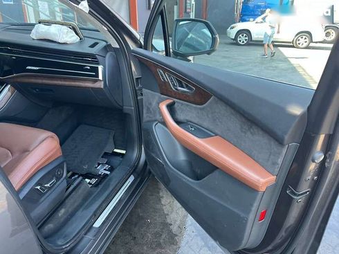 Audi Q7 2020 - фото 18
