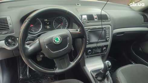 Skoda Octavia 2012 серебристый - фото 5