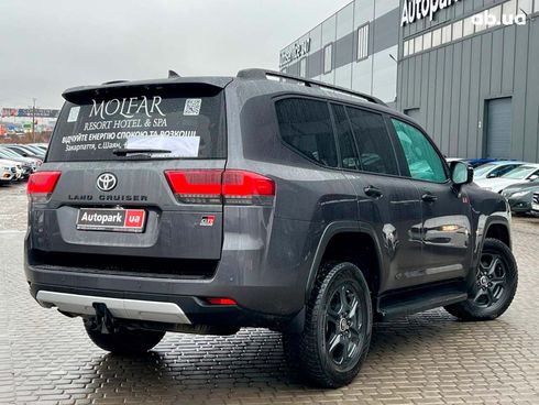 Toyota Land Cruiser 2022 серый - фото 8