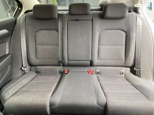 Volkswagen Passat 2017 - фото 14