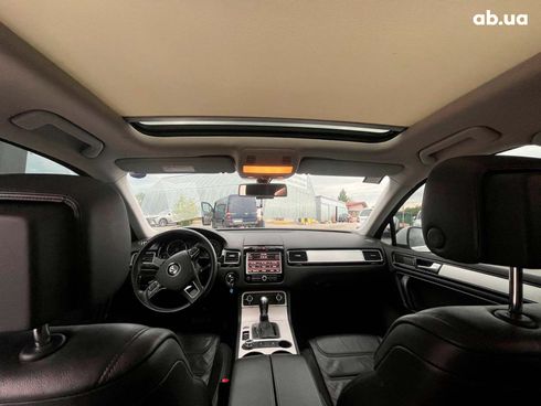 Volkswagen Touareg 2013 белый - фото 21