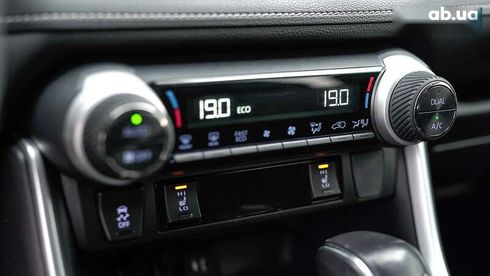 Toyota RAV4 2018 - фото 24
