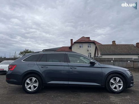 Skoda Superb 2022 - фото 9