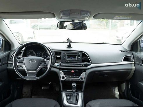 Hyundai Elantra 2018 - фото 12