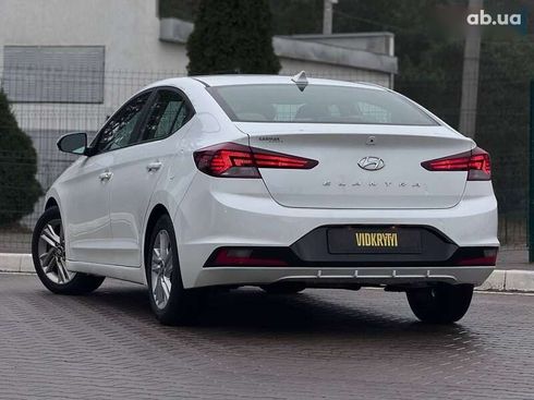 Hyundai Elantra 2019 - фото 6