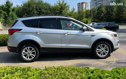 Ford Escape 2019 - фото 8