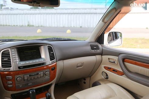 Lexus LX 2005 - фото 15