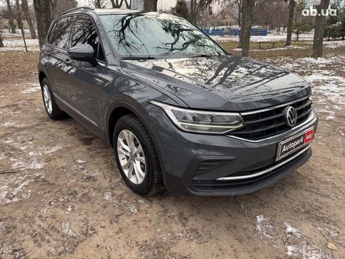 Volkswagen Tiguan 2021 серый - фото 3