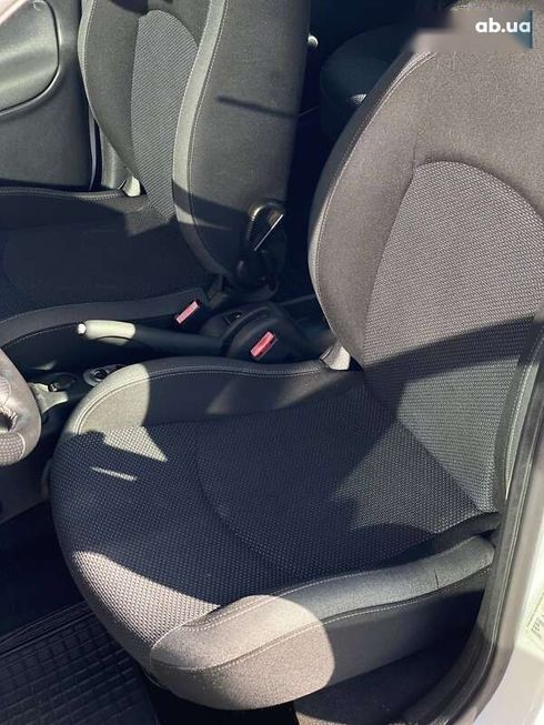 Peugeot 206 2009 - фото 23