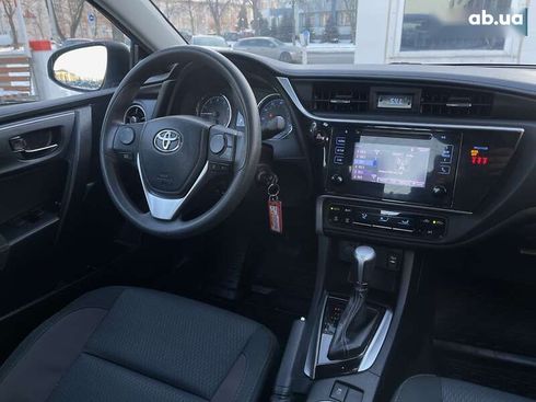 Toyota Corolla 2018 - фото 10