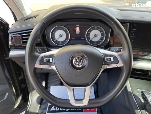 Volkswagen Touareg 2019 черный - фото 18