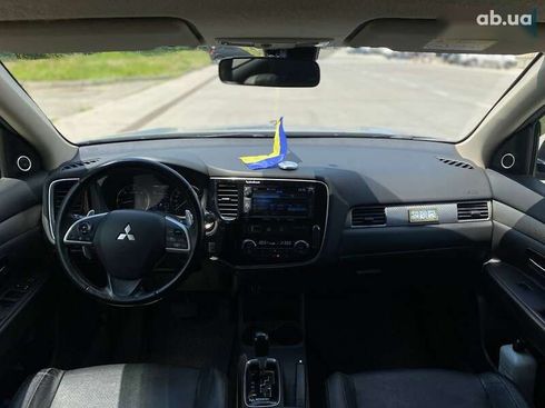 Mitsubishi Outlander 2014 - фото 22
