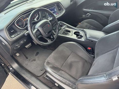 Dodge Challenger 2017 - фото 21