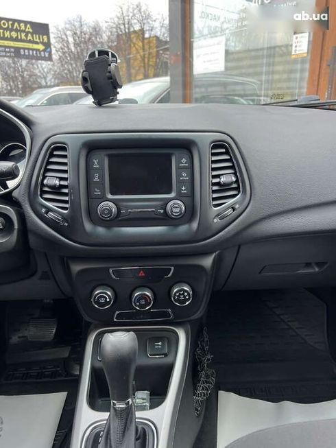 Jeep Compass 2018 - фото 13