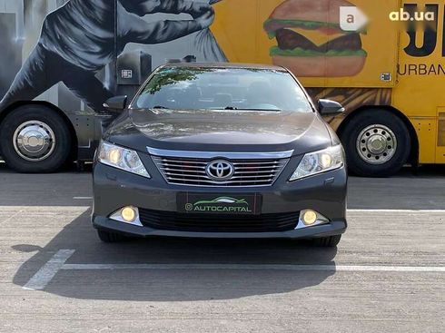Toyota Camry 2012 - фото 3