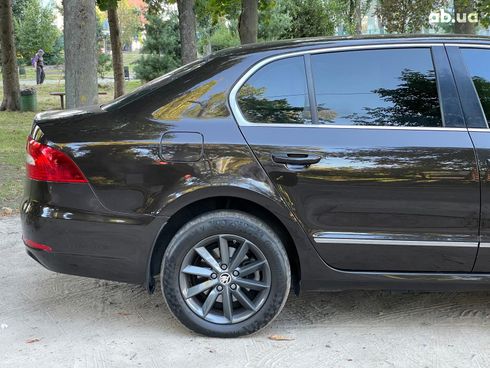 Skoda Superb 2014 коричневый - фото 8