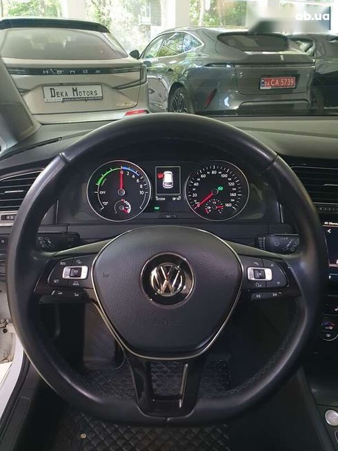 Volkswagen e-Golf 2017 - фото 11