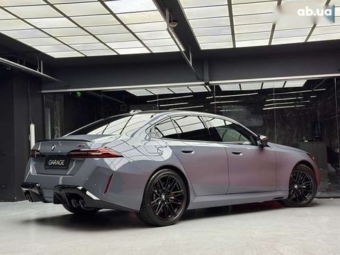 BMW M5 2025 - фото 19