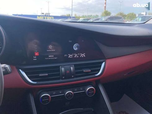 Alfa Romeo Giulia 2018 - фото 24