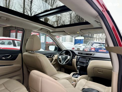 Nissan Rogue 2016 красный - фото 18