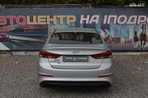 Hyundai Elantra 2016 серый - фото 5