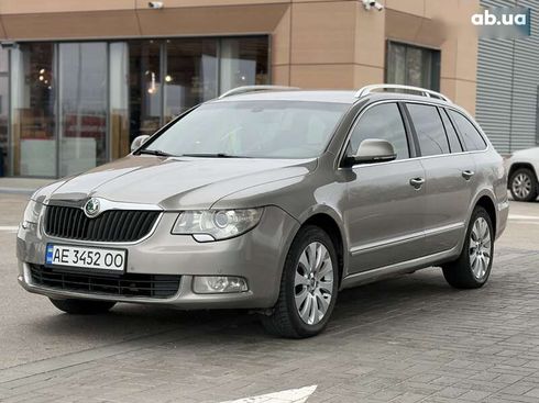 Skoda Superb 2012 - фото 6