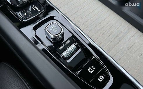 Volvo XC60 2018 - фото 20