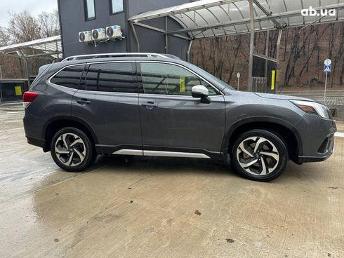 Subaru Forester 2022 серый - фото 6