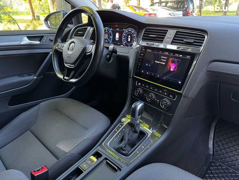 Volkswagen e-Golf 2019 синий - фото 33