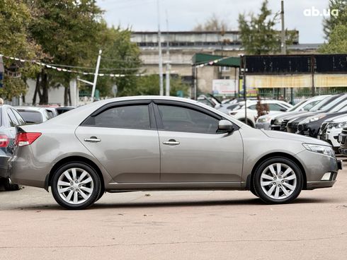 Kia Cerato 2011 серый - фото 2