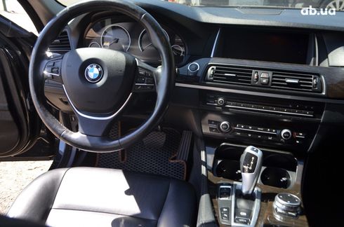 BMW 5 серия 2015 черный - фото 17