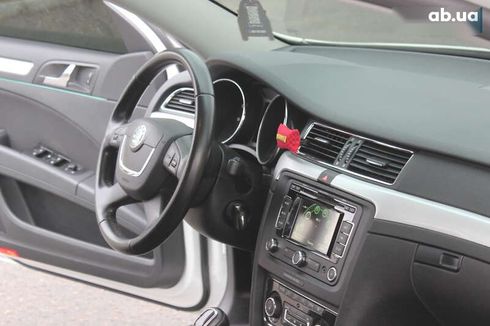 Skoda Superb 2011 - фото 25
