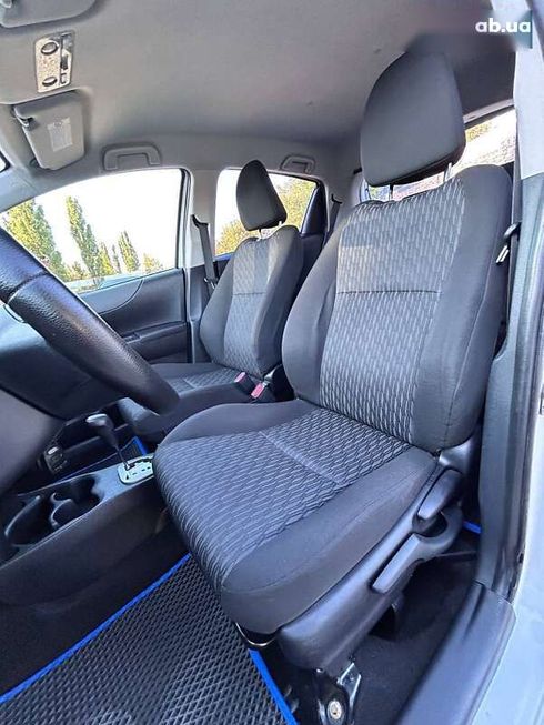 Toyota Yaris 2012 - фото 15