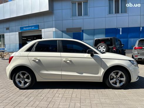 Audi A1 2014 белый - фото 5