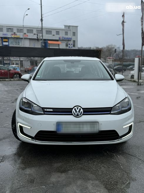 Volkswagen e-Golf 2018 белый - фото 11