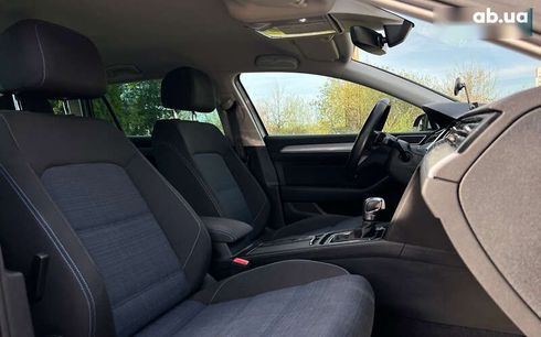 Volkswagen Passat 2021 - фото 11