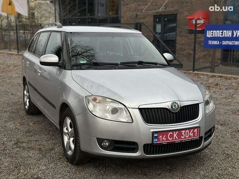 Skoda Fabia 2008 - фото 2