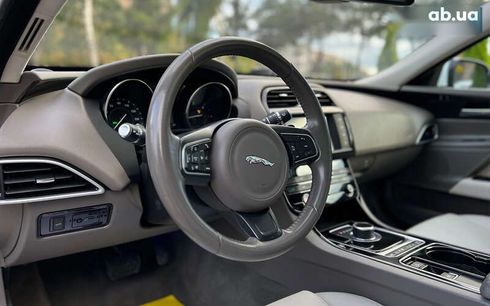 Jaguar XE 2016 - фото 17