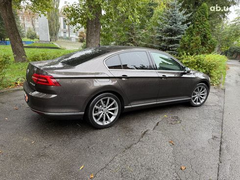 Volkswagen Passat 2015 коричневый - фото 45