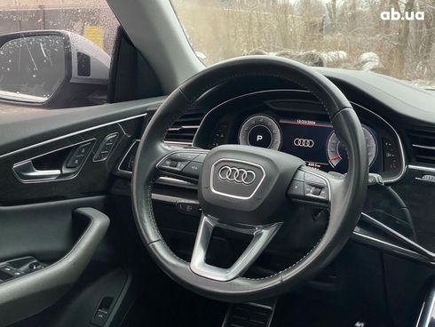 Audi Q8 2019 серый - фото 24