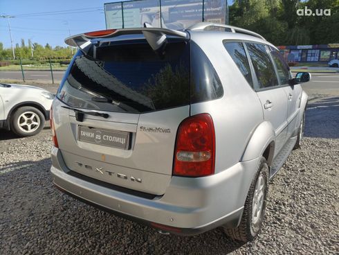 SsangYong Rexton 2010 серебристый - фото 6