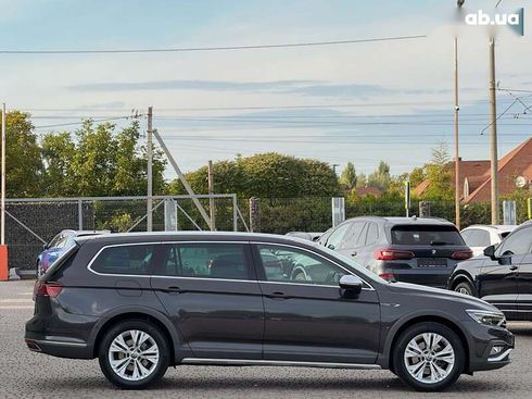 Volkswagen passat alltrack 2020 - фото 3