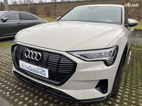 Audi E-Tron 2022 - фото 7