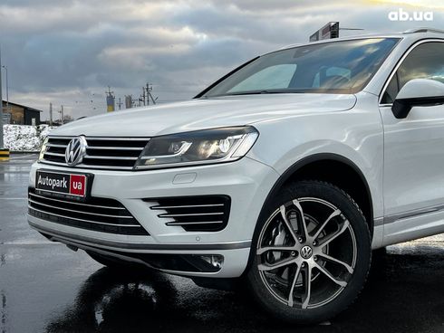 Volkswagen Touareg 2016 белый - фото 3