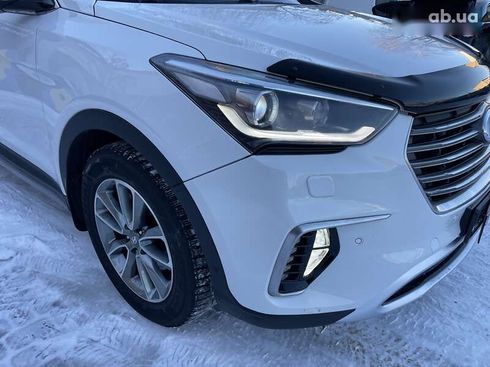 Hyundai Grand Santa Fe 2017 - фото 27