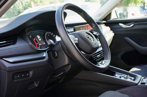 Skoda Octavia 2020 - фото 20