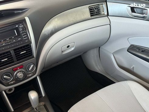 Subaru Forester 2010 белый - фото 20