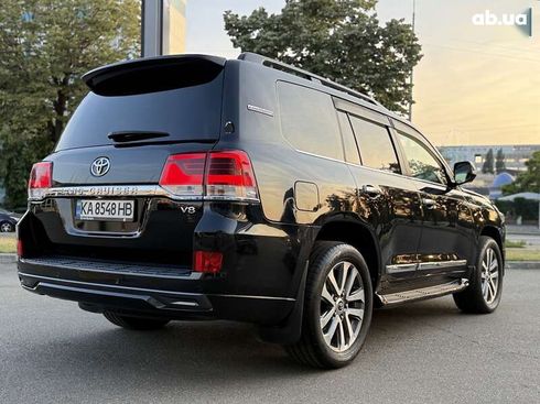 Toyota Land Cruiser 2017 - фото 7